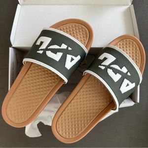 APL Men's Big Logo TechLoom Slides